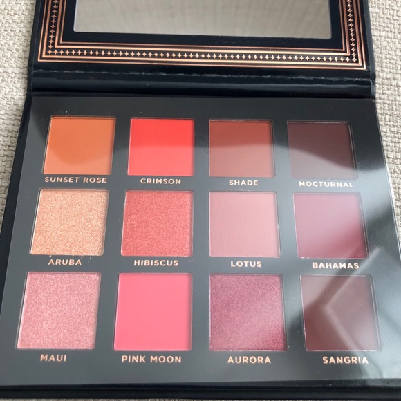 Ace Beaute Scarlet Dusk Eyeshadow Palette - Picture 2 of 4